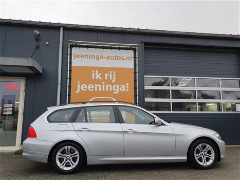 BMW 3-serie Touring - 318i Business Line met Climate & Cruise control, PDC achter, Navigatie, Afn. T - 1
