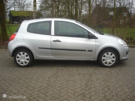 Renault Clio - 1.2-16V Airco Distributieriem defect - 1