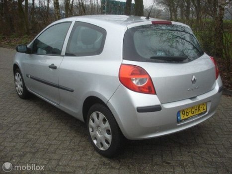 Renault Clio - 1.2-16V Airco Distributieriem defect - 1