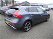 Volvo V40 - 1.6 T4 R-Design aut. 170.000 km nwe apk. zeer kompleet. BAK NIET 100% - 1 - Thumbnail