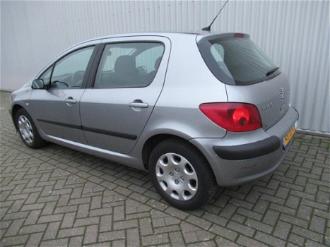 Peugeot 307 - 1.6-16V XT - 1