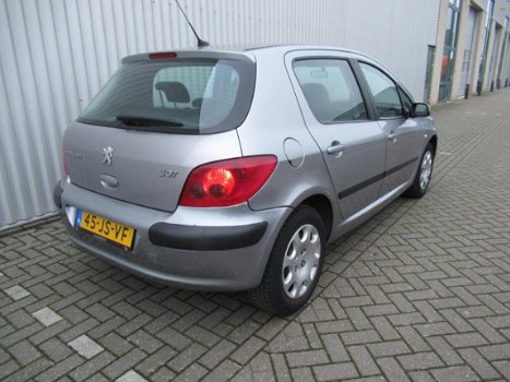 Peugeot 307 - 1.6-16V XT - 1