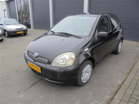 Toyota Yaris - 1.3-16V VVT-i Luna 5 deurs - 1