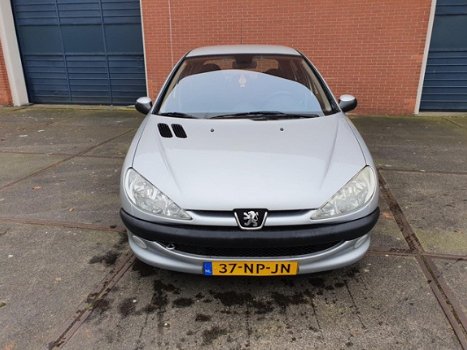 Peugeot 206 - 1.4-16V Gentry - 1