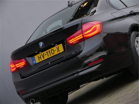 BMW 3-serie - 316d 116pk Corporate Lease Essential AUTOMAAT Sportstoelen / Aut.-Airco / PDC / Stoelv - 1