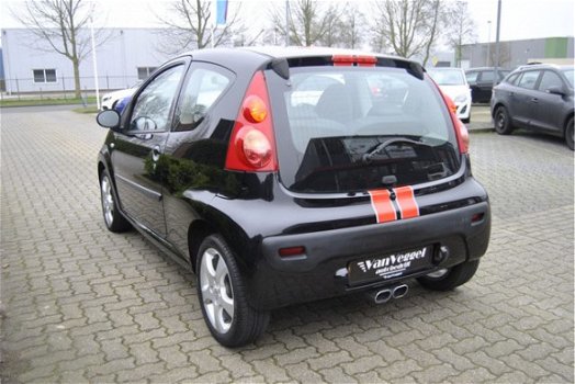 Peugeot 107 - 1.0-12V Street racing Airco, elek ramen, centr, toerenteller - 1