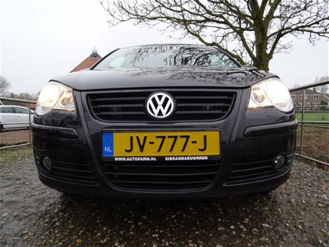 Volkswagen Polo - 1.4-16V Highline | 80.614 km | Clima + Cruise nu € 5.975, - Nette auto - 1