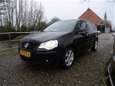 Volkswagen Polo - 1.4-16V Highline | 80.614 km | Clima + Cruise nu € 5.975, - Nette auto