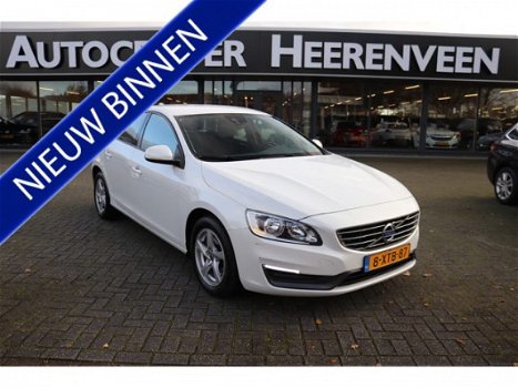 Volvo V60 - 2.0 D4 50 procent deal 6.875, - ACTIE Trekhaak / PDC / Navi / Clima / Bluetooth / Wi-Fi - 1