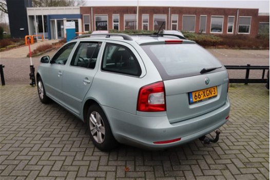 Skoda Octavia Combi - 1.2 TSI Ambition Business Line 50 procent deal 3.475, - ACTIE Trekhaak / Navi - 1