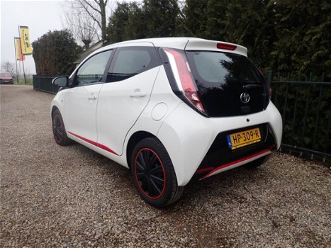 Toyota Aygo - 1.0 VVT-i x-play airco, touchscreen, CV, enz - 1