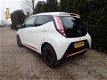 Toyota Aygo - 1.0 VVT-i x-play airco, touchscreen, CV, enz - 1 - Thumbnail