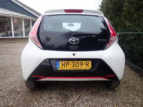 Toyota Aygo - 1.0 VVT-i x-play airco, touchscreen, CV, enz - 1