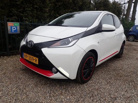 Toyota Aygo - 1.0 VVT-i x-play airco, touchscreen, CV, enz - 1