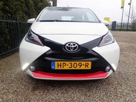 Toyota Aygo - 1.0 VVT-i x-play airco, touchscreen, CV, enz - 1