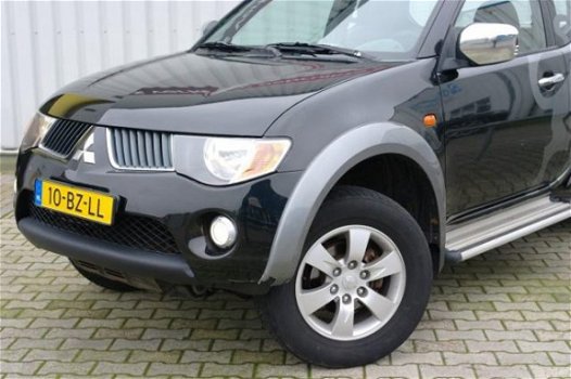 Mitsubishi L 200 - 2.5 DI-D Club Cab Intense nieuwe apk - 1