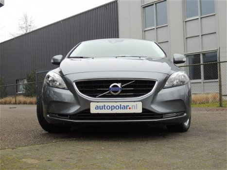 Volvo V40 - T3 152pk Aut. Kinetic Navi/ECC/PDC/Verwarmde stoelen - 1