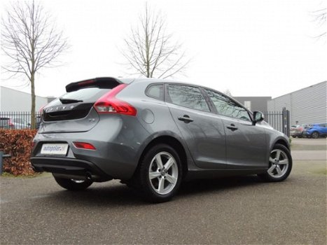 Volvo V40 - T3 152pk Aut. Kinetic Navi/ECC/PDC/Verwarmde stoelen - 1