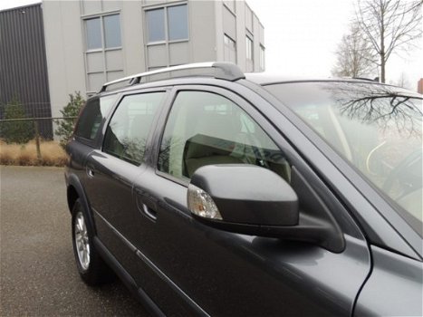 Volvo XC70 - D5 185pk Aut. Momentum/7-pers/Leder/Navi/Trekhaak - 1