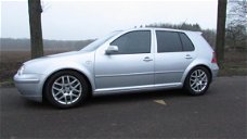 Volkswagen Golf - 2.3 V5 Highline