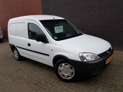 Opel Combo - 1.4-16V Comfort 600 kg. / Nwe banden Zeer mooi - 1