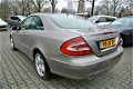 Mercedes-Benz CLK-klasse Coupé - 240 Elegance Automaat NL Auto Leder Schuifdak Navigatie Nieuwstaat - 1 - Thumbnail