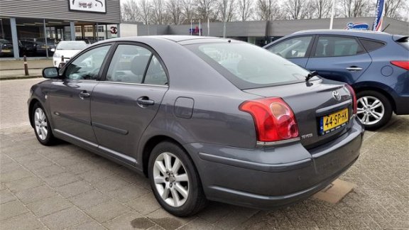 Toyota Avensis - 1.8 VVTi Linea Luna - 1