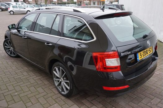 Skoda Octavia Combi - 1.4 TSI Elegance Businessline Aut - 1