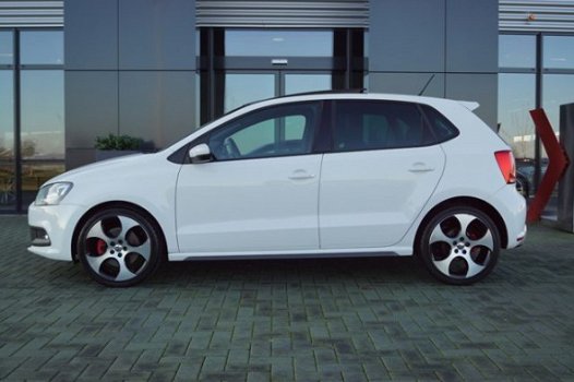 Volkswagen Polo - 1.4 TSI GTI DSG / Panodak / 18'' LM / Xenon - 1