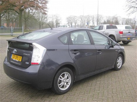 Toyota Prius - 1.8 Dynamic nette prius met navigatie parkeersensoren en achteruitrijcamera - 1