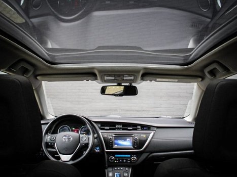 Toyota Auris Touring Sports - 1.8 Hybrid Lease Panoramadak / Navigatie / PDC / Keyless - 1