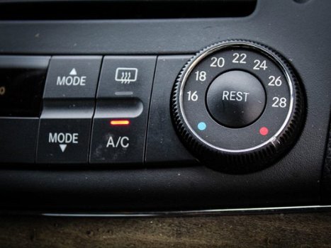 Mercedes-Benz E-klasse - 320 CDI Avantgarde Clima / trekhaak / Navigatie - 1