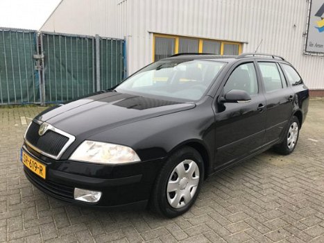 Skoda Octavia Combi - 1.6 Classic automaat - 1