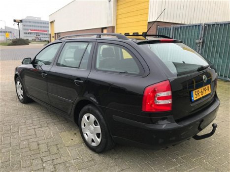 Skoda Octavia Combi - 1.6 Classic automaat - 1