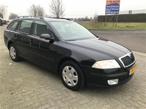 Skoda Octavia Combi - 1.6 Classic automaat - 1