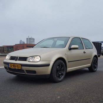 Volkswagen Golf - 1.6 16V - 1