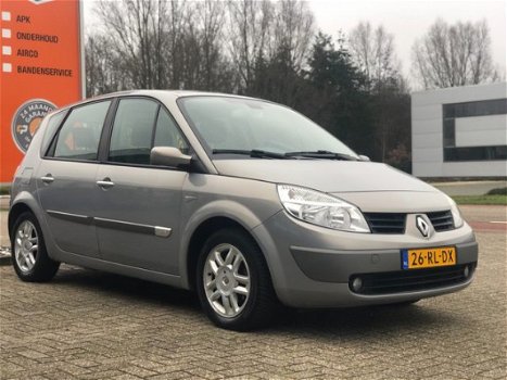 Renault Scénic - Scenic SCÉNIC 1.6-16V Privilege Luxe Lage km-stand - 1