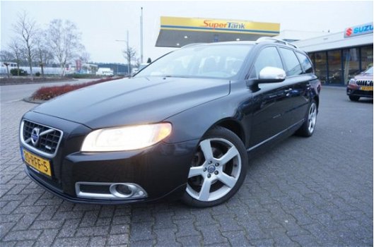 Volvo V70 - D5 R-DESIGN HANDBAK LEER NAVI TREKHAAK ZEER MOOI - 1