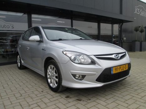 Hyundai i30 - 1.6i CVVT i-Motion Ecc Navi Pdc 2011 - 1