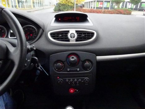 Renault Clio - 1.2-16V Collection , Airco - 1