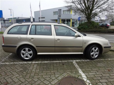 Skoda Octavia Combi - 1.6 Celebrate , Airco, 16