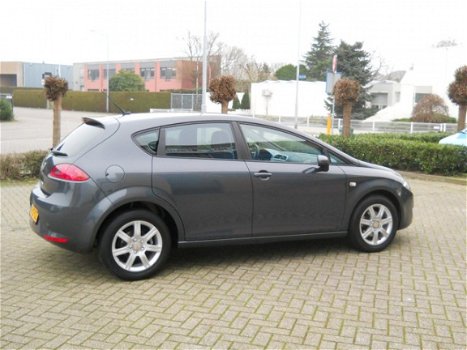 Seat Leon - 1.6 Businessline navigatie/elekpakket/pdc - 1