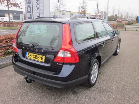 Volvo V70 - 2.4D Momentum Leer+Opendak - 1