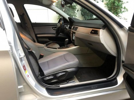 BMW 3-serie Touring - 320d High Executive *Aut*NAV*APK - 1