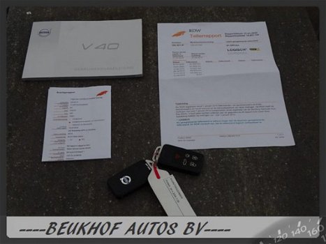 Volvo V40 - 2.0 D2 R-Design Business Xenon Leer Navi Stoelverwarming - 1