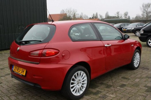 Alfa Romeo 147 - 2.0 T.Spark Distinctive - 1