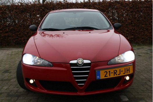 Alfa Romeo 147 - 2.0 T.Spark Distinctive - 1