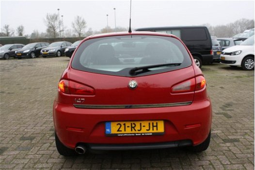 Alfa Romeo 147 - 2.0 T.Spark Distinctive - 1