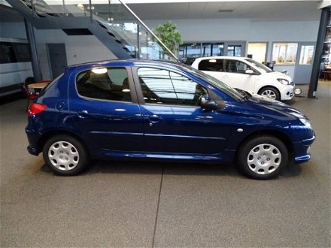 Peugeot 206 - 1.4 5 Deurs, nette auto - 1