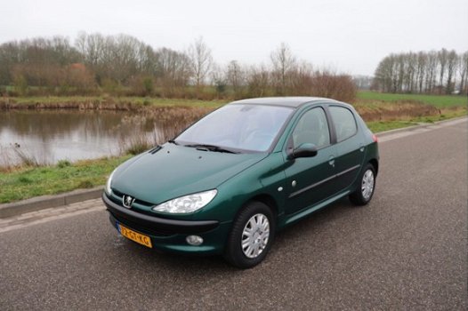 Peugeot 206 - 1.6-16V Roland Garros automaat leder climate control panoramadak trekhaak - 1